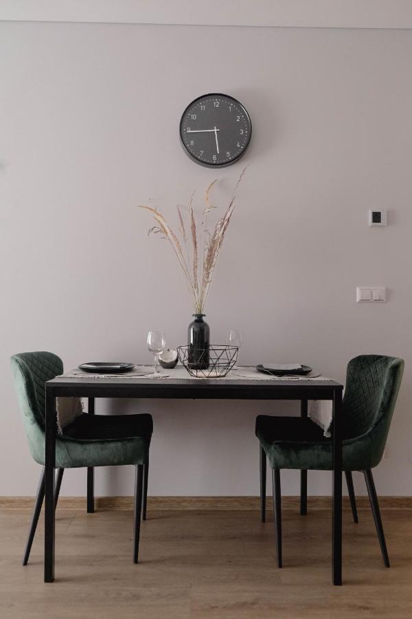 Cosy 1 Bedroom Apartment In The Heart Of Old Town With Parking Kaunas Exterior foto
